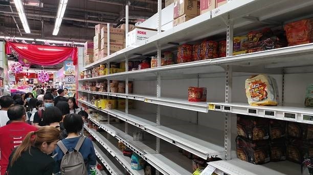 Thu tuong Ly keu goi Singapore doan ket anh 2