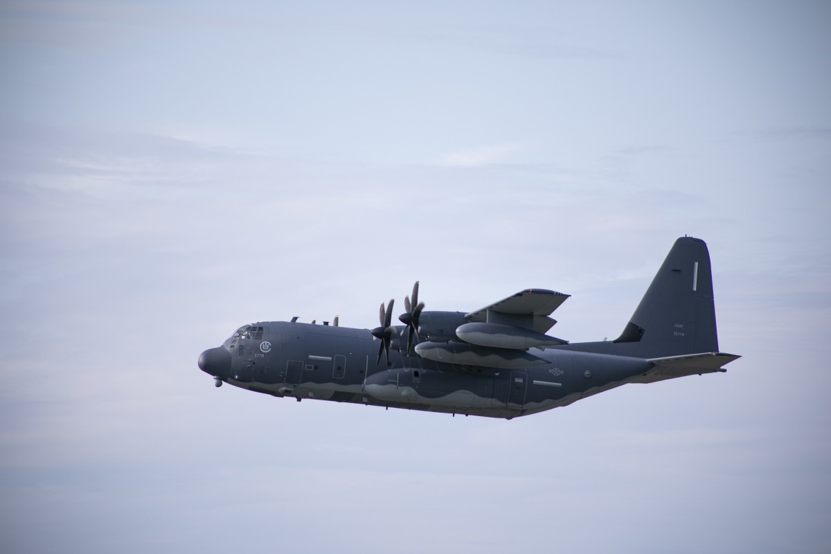 May bay My bay ngang eo bien Dai Loan anh 1