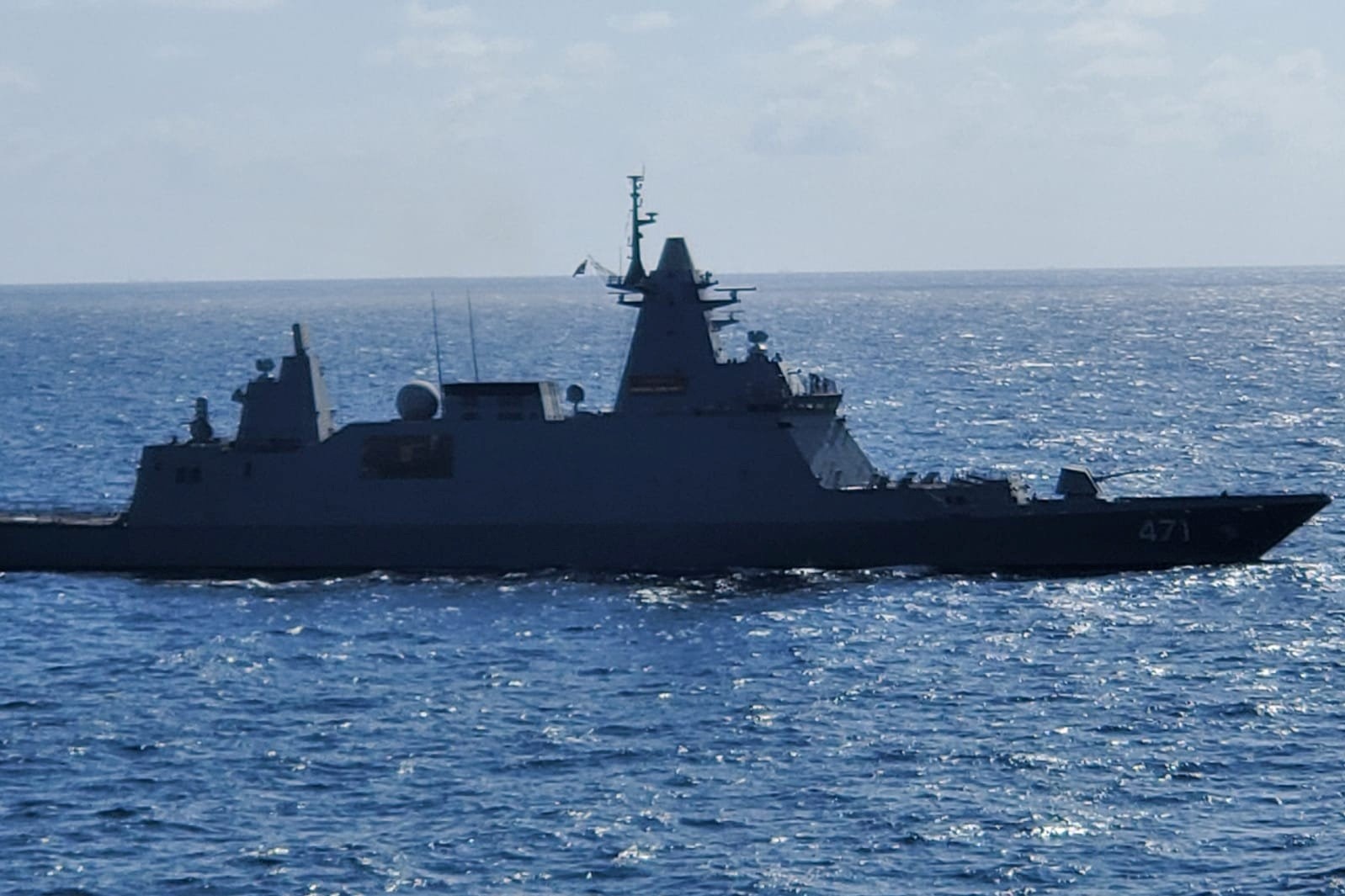 Du thuyen Westerdam cap ben sau khi bi tau chien Thai 'tong tien' hinh anh