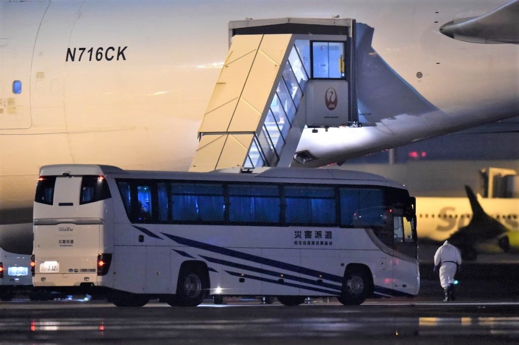 Hon 300 khach tu du thuyen o Nhat bay ve My, 14 ca nhiem virus corona hinh anh