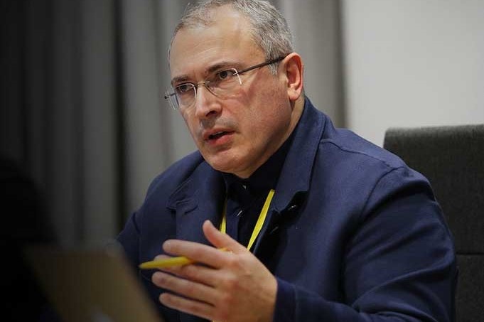 Toa Ha Lan bat Nga boi thuong 50 ty USD cho trum dau khi va doi tac hinh anh