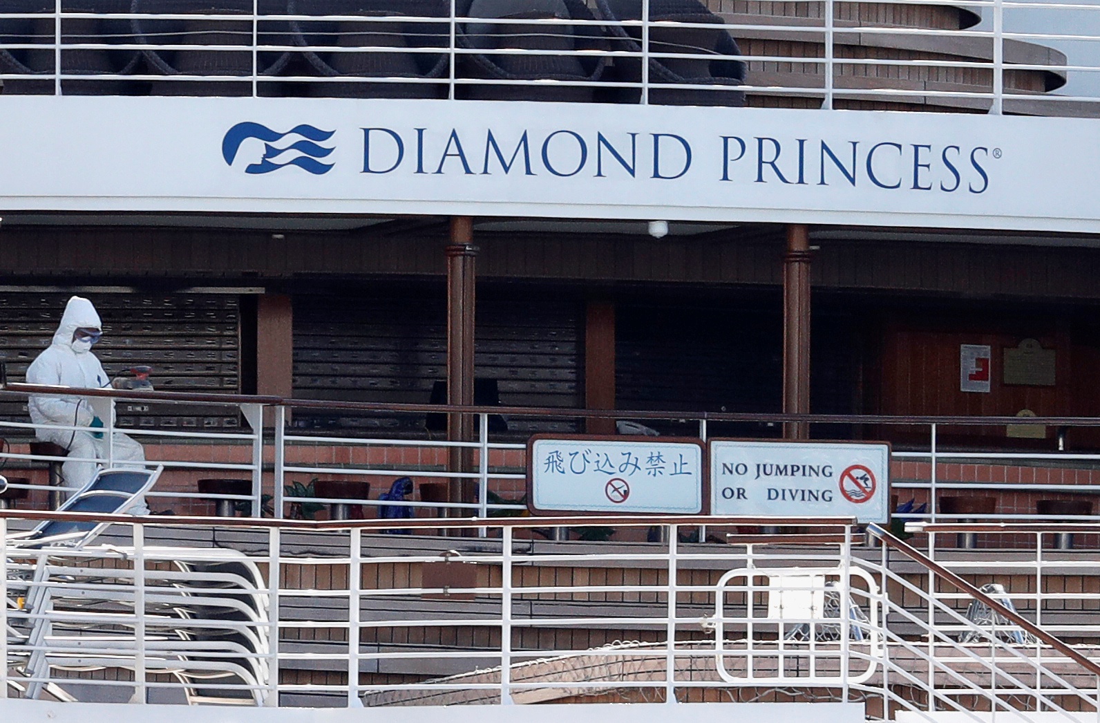 du khach dau tien duoc 'tha' khoi du thuyen anh 12