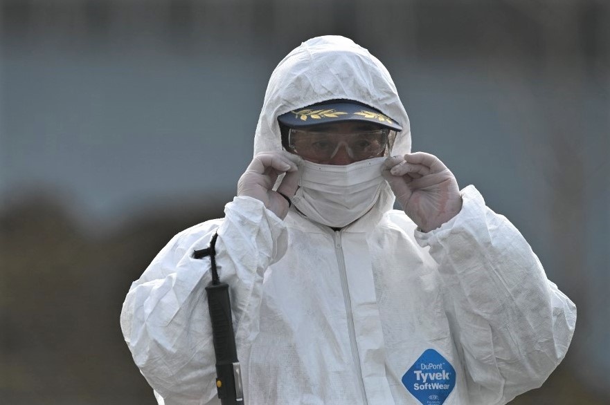 Lo bung phat virus corona, Tokyo cam su kien quy mo lon trong nha hinh anh