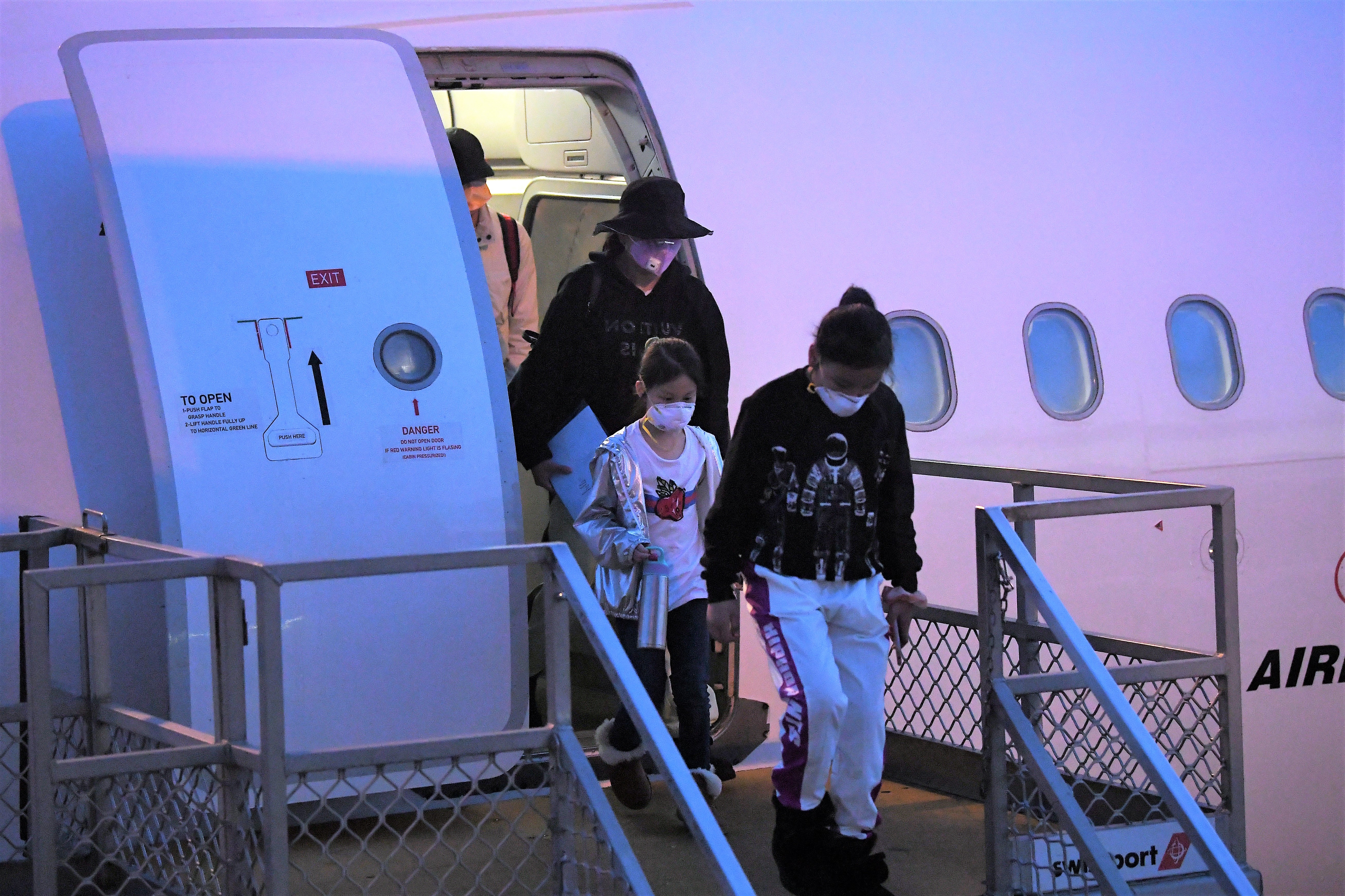 Australia kich hoat ung pho khan cap, lo virus corona thanh dai dich hinh anh