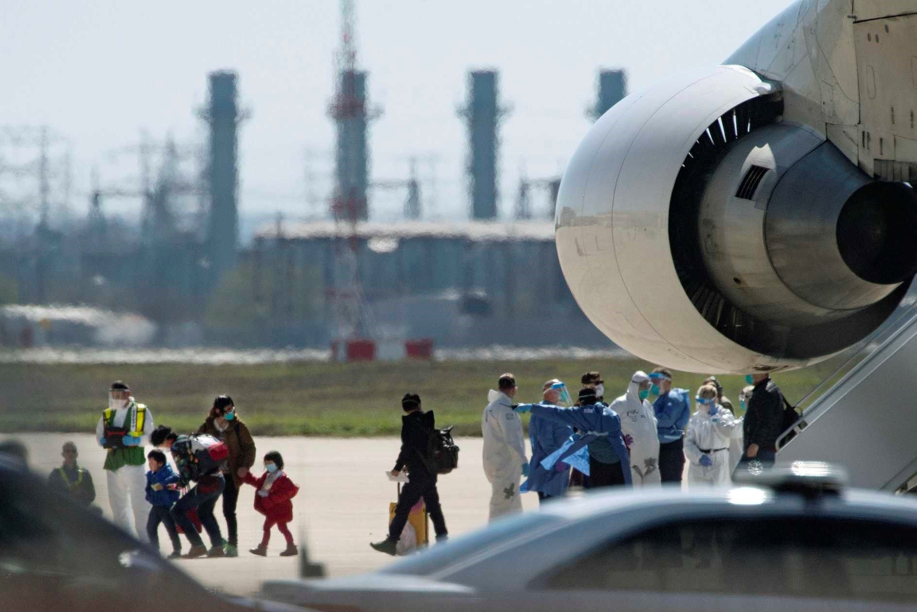 Thi truong o Texas tuyen bo tinh trang khan cap ve dich virus corona hinh anh