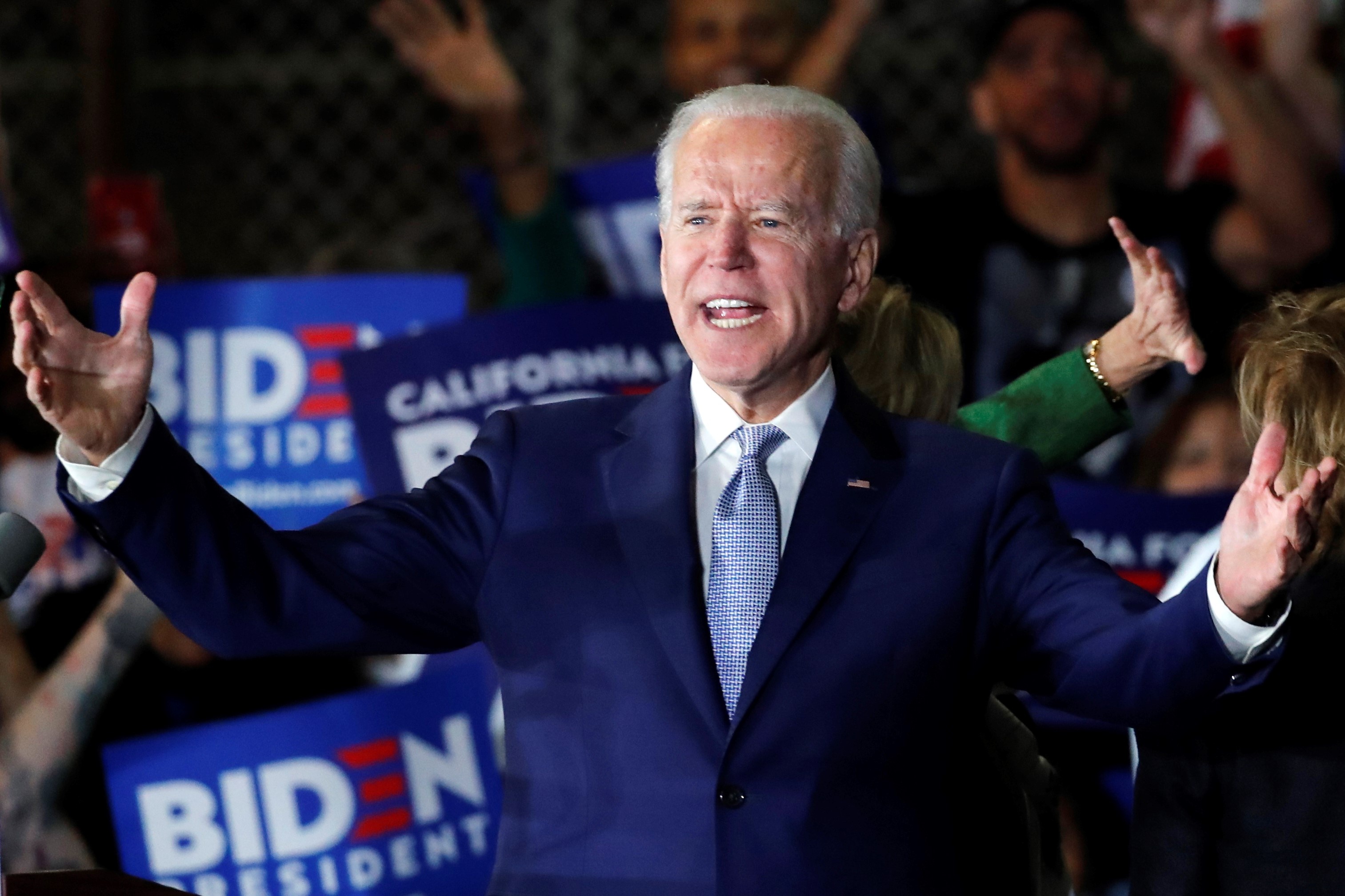 Joe Biden loi nguoc dong, 'Sieu Thu Ba' thay doi cuc dien bau cu so bo hinh anh