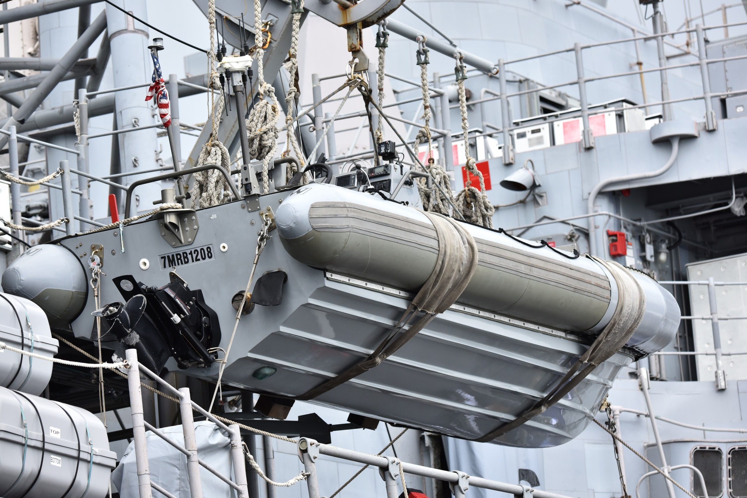 Tu lenh My cung phai doan tau sieu tau san bay anh 7