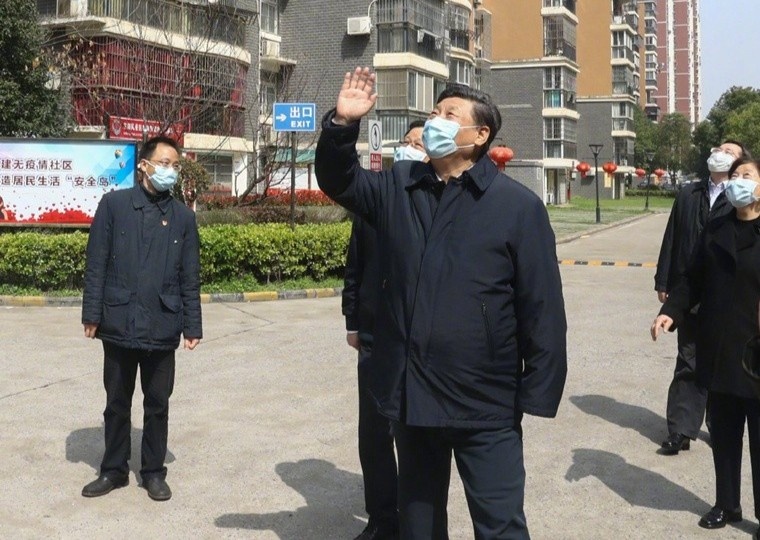 Ong Tap tham benh vien dac tri Covid-19, chung cu bi cach ly o Vu Han hinh anh