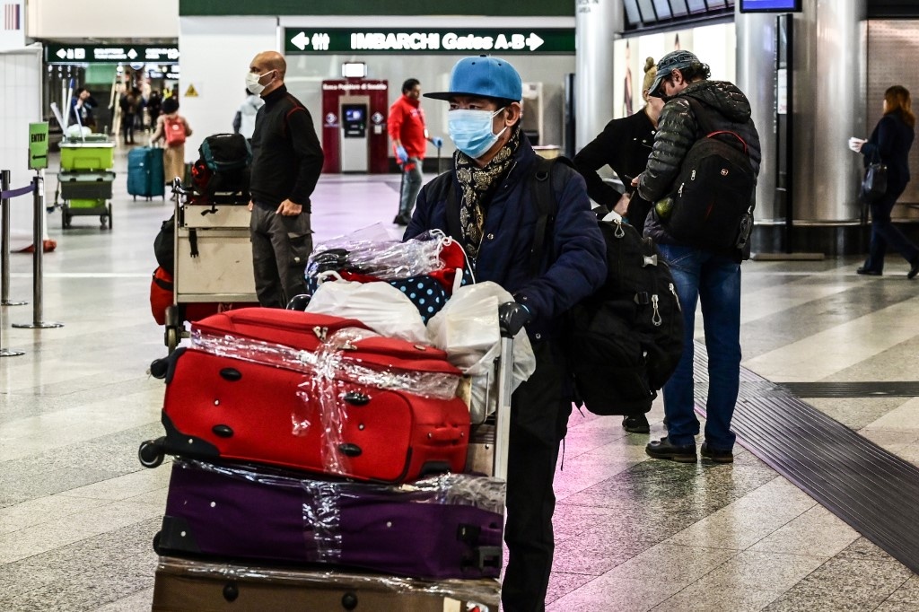 Tam dung mien thi thuc voi cong dan 8 nuoc chau Au tu 0h dem nay hinh anh