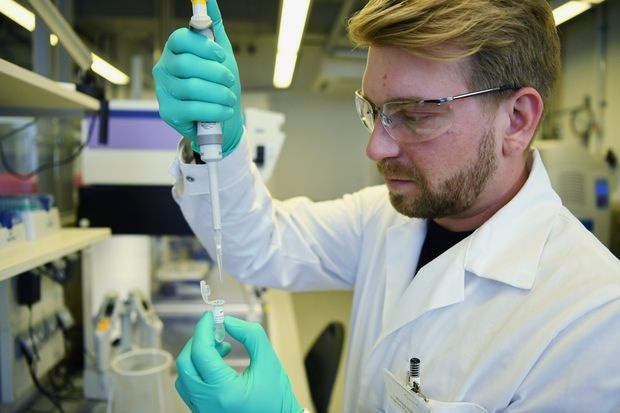 My bat dau thu nghiem lam sang vaccine khang virus corona hinh anh