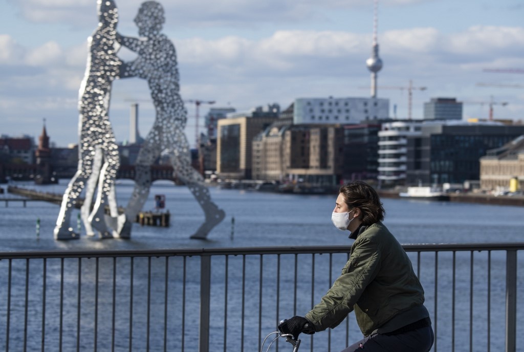 So ca nhiem o Duc len den 22.672, gom co 86 ca tu vong hinh anh