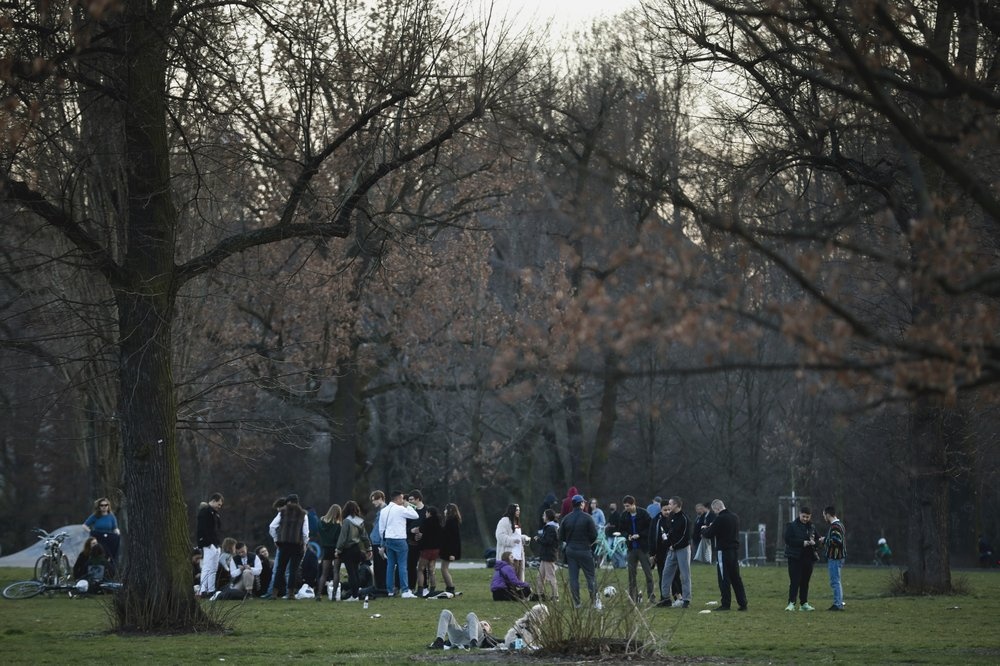 Nguoi phuong Tay tiec tung bat chap virus anh 6