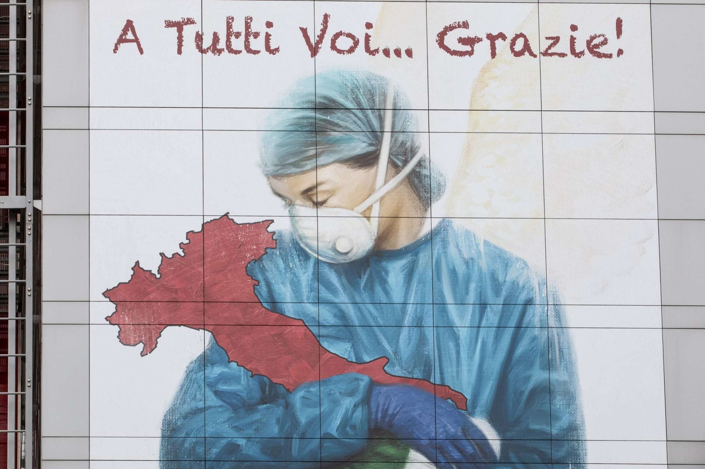 Y ta Italy tu tu vi cang thang truoc dich virus corona hinh anh