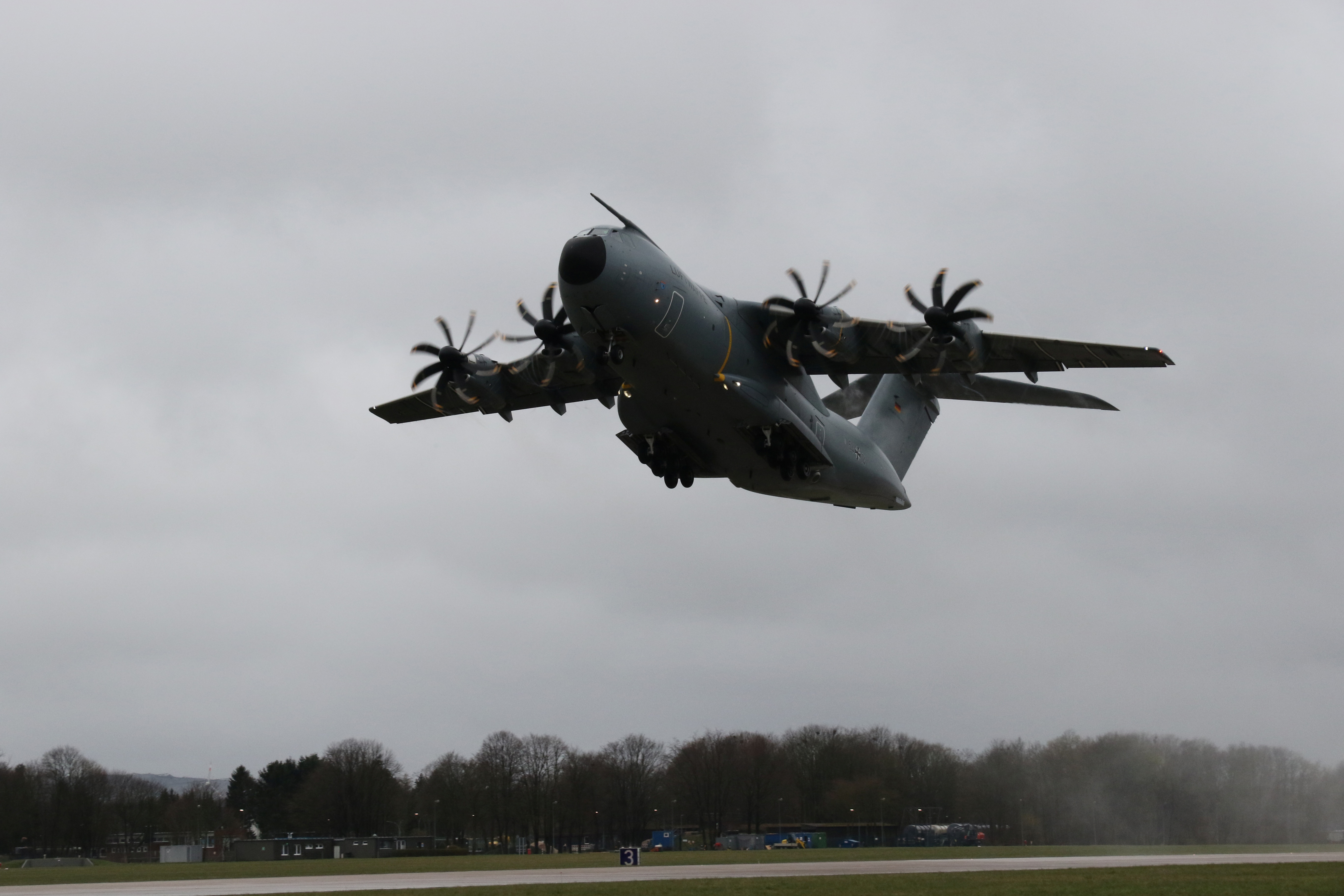 Khong quan Phap,  Duc so tan benh nhan anh 10