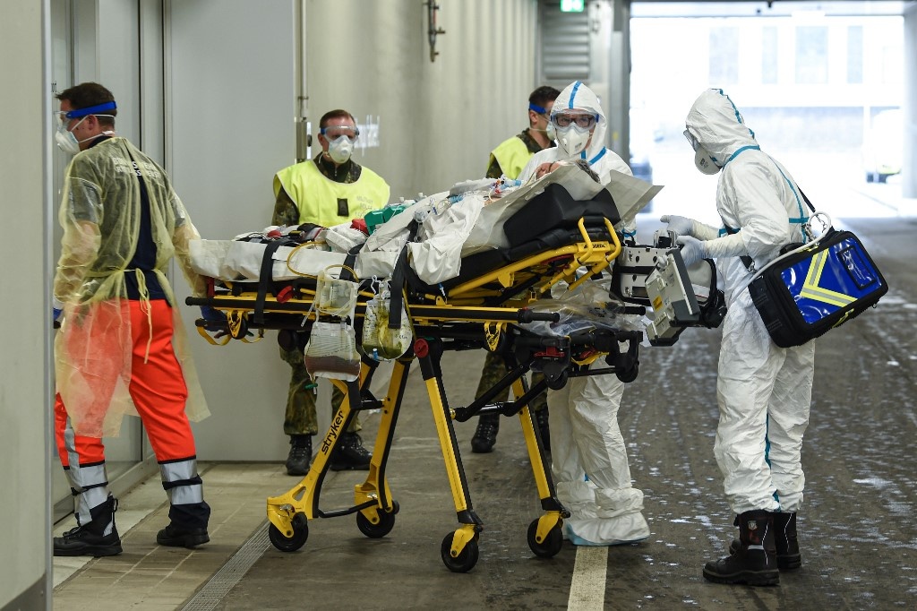 Khong quan Phap,  Duc so tan benh nhan anh 11