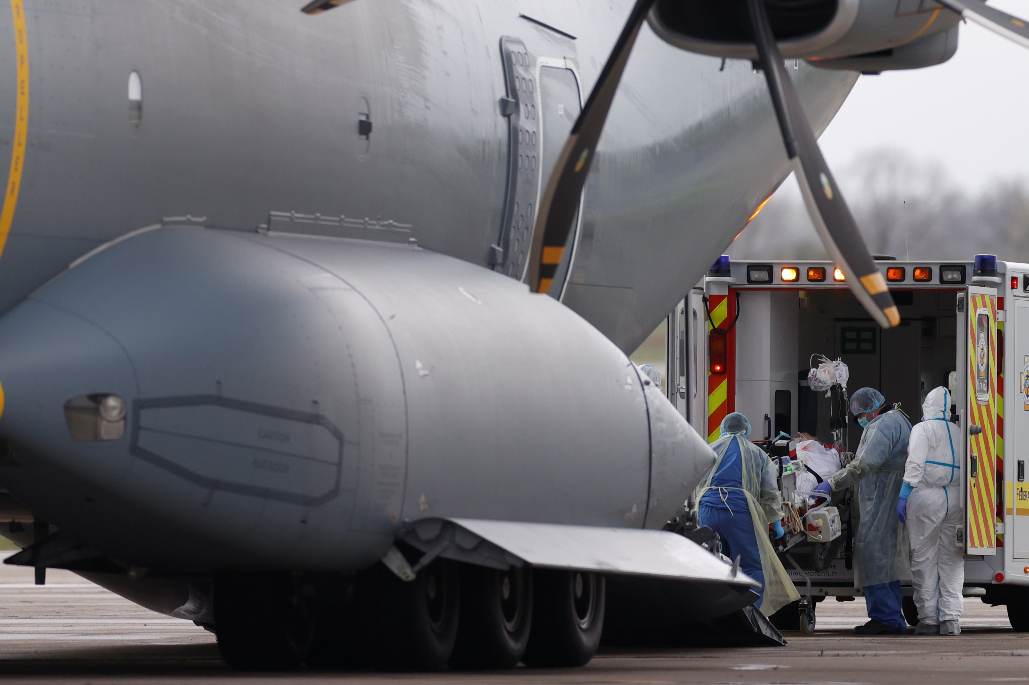 Khong quan Phap,  Duc so tan benh nhan anh 4