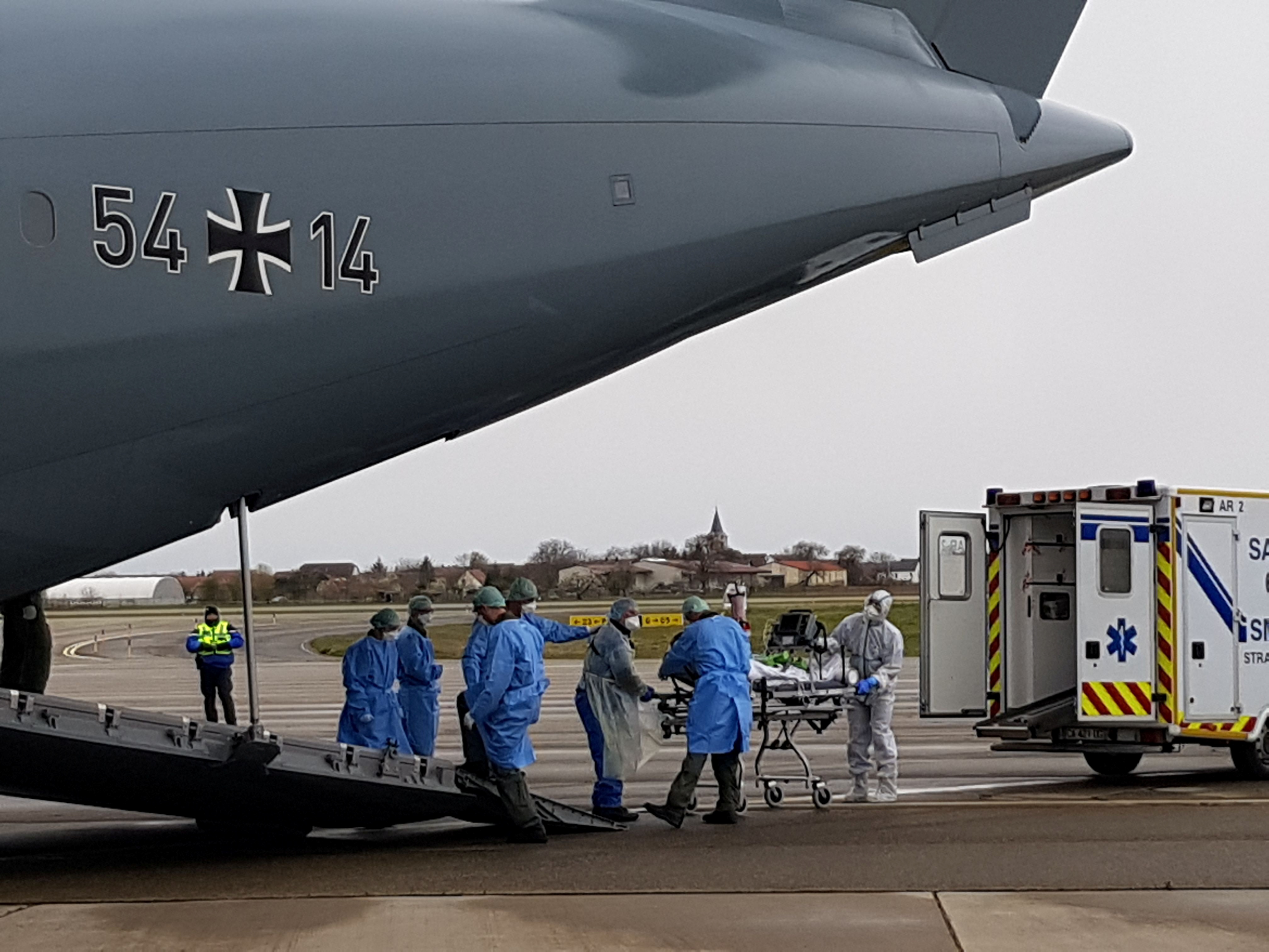 Khong quan Phap,  Duc so tan benh nhan anh 5