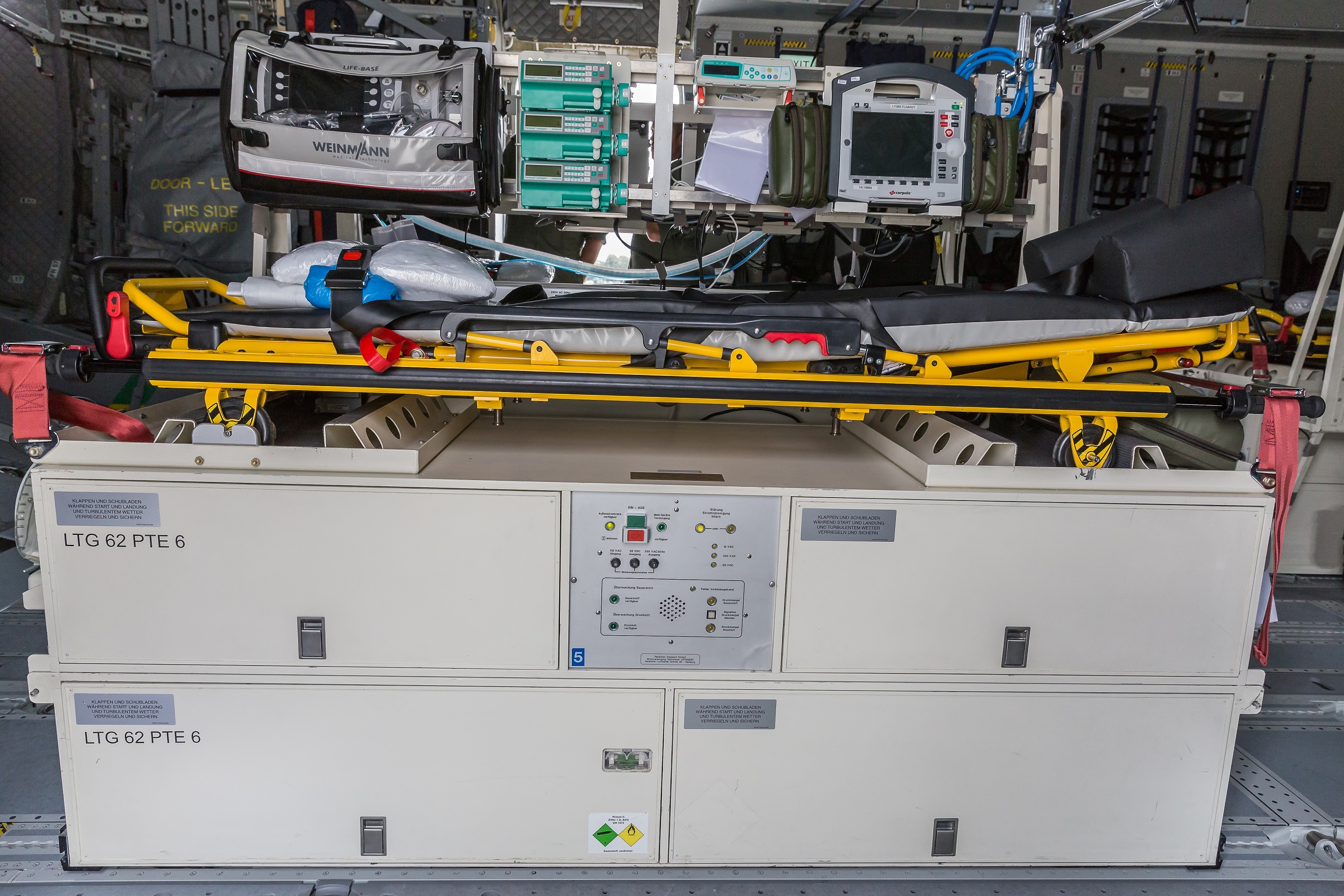 Khong quan Phap,  Duc so tan benh nhan anh 8