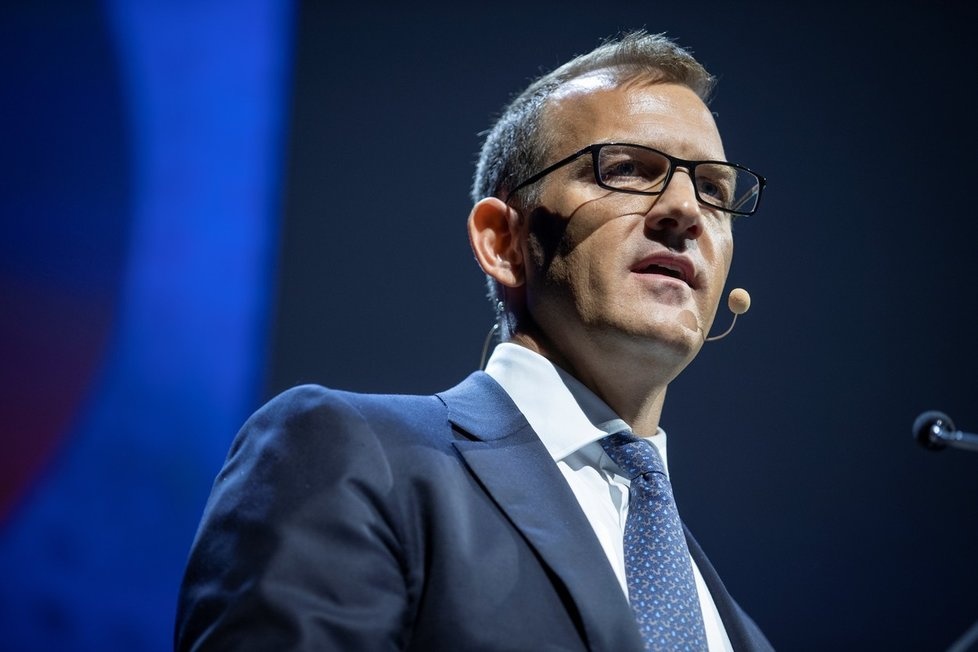 ty phu nhiem virus corona anh 1