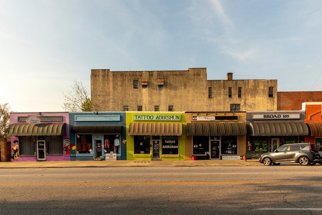 Virus corona bung phat 'nhu bom no' sau mot dam tang o thi tran My hinh anh