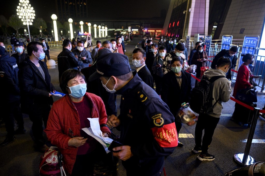 Vu Han go phong toa anh 11