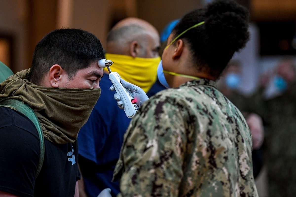 O dich tren tau Theodore Roosevelt co the bat nguon tu phi doan hinh anh