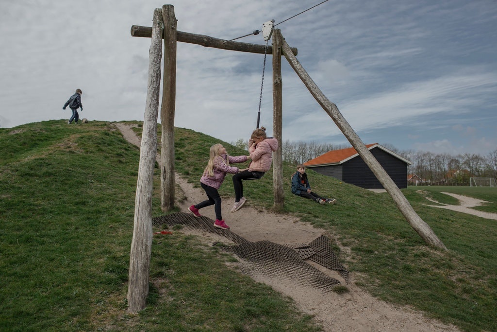 Hoc sinh Dan Mach di hoc tro lai anh 5