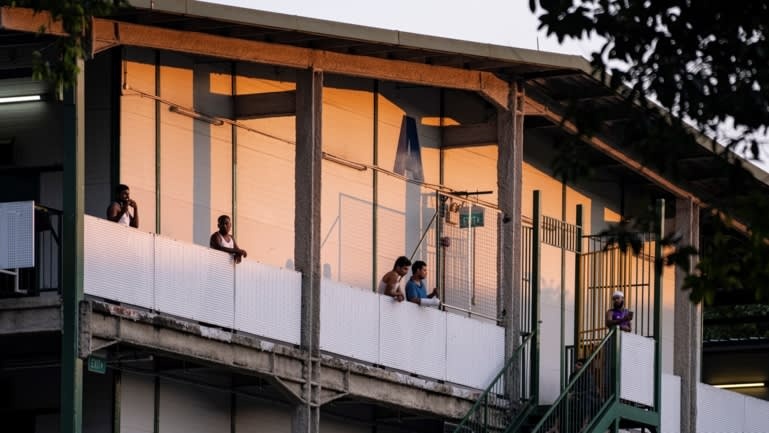 Covid-19 danh trung mat xich yeu nhat, ca nhiem tang vot o Singapore hinh anh