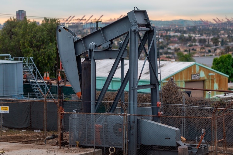 Gia dau My xuong duoi 0 dong anh 1