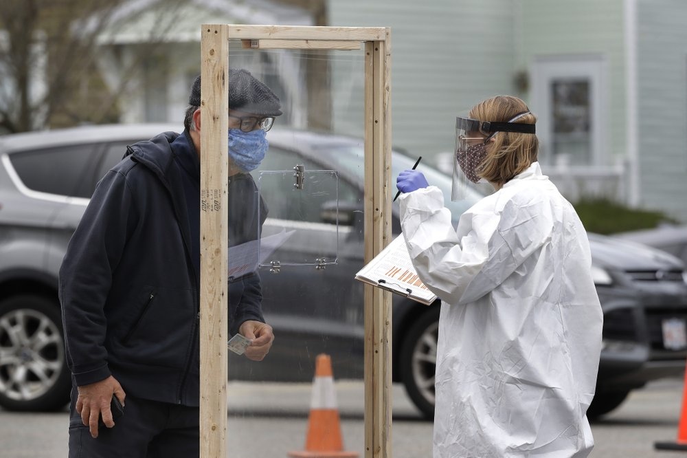 My vuot moc 1 trieu ca nhiem virus corona, hon 56.000 nguoi tu vong hinh anh