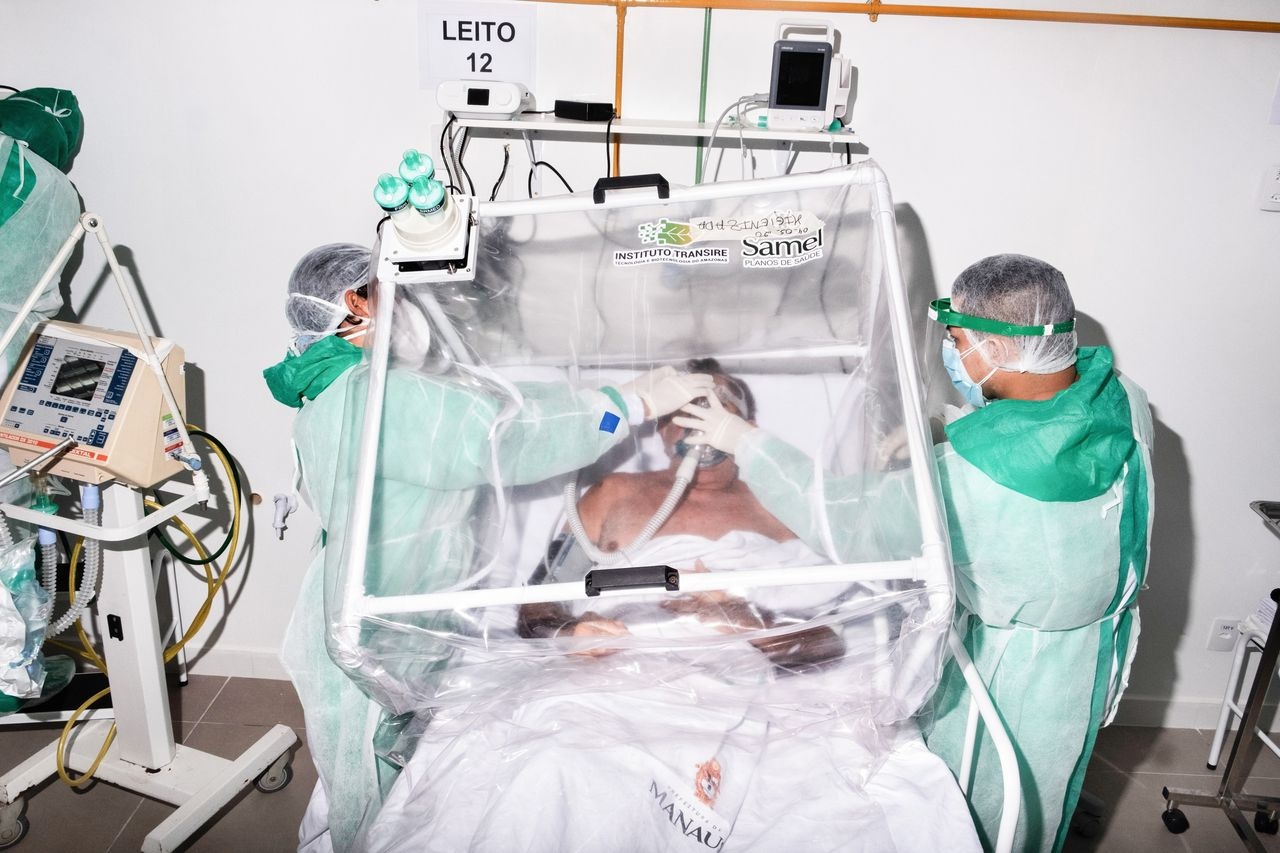 Brazil chong Covid-19 khac the gioi, y bac si tu vong nhieu bat thuong hinh anh