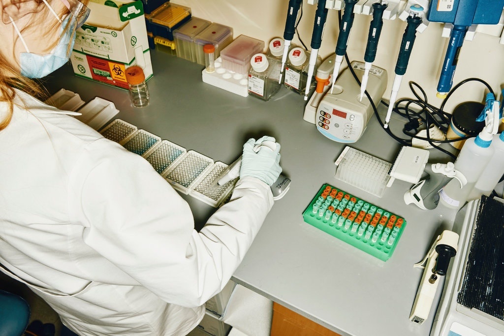 Nghien cuu moi giup giai ma kha nang thanh cong cua vaccine Covid-19 hinh anh