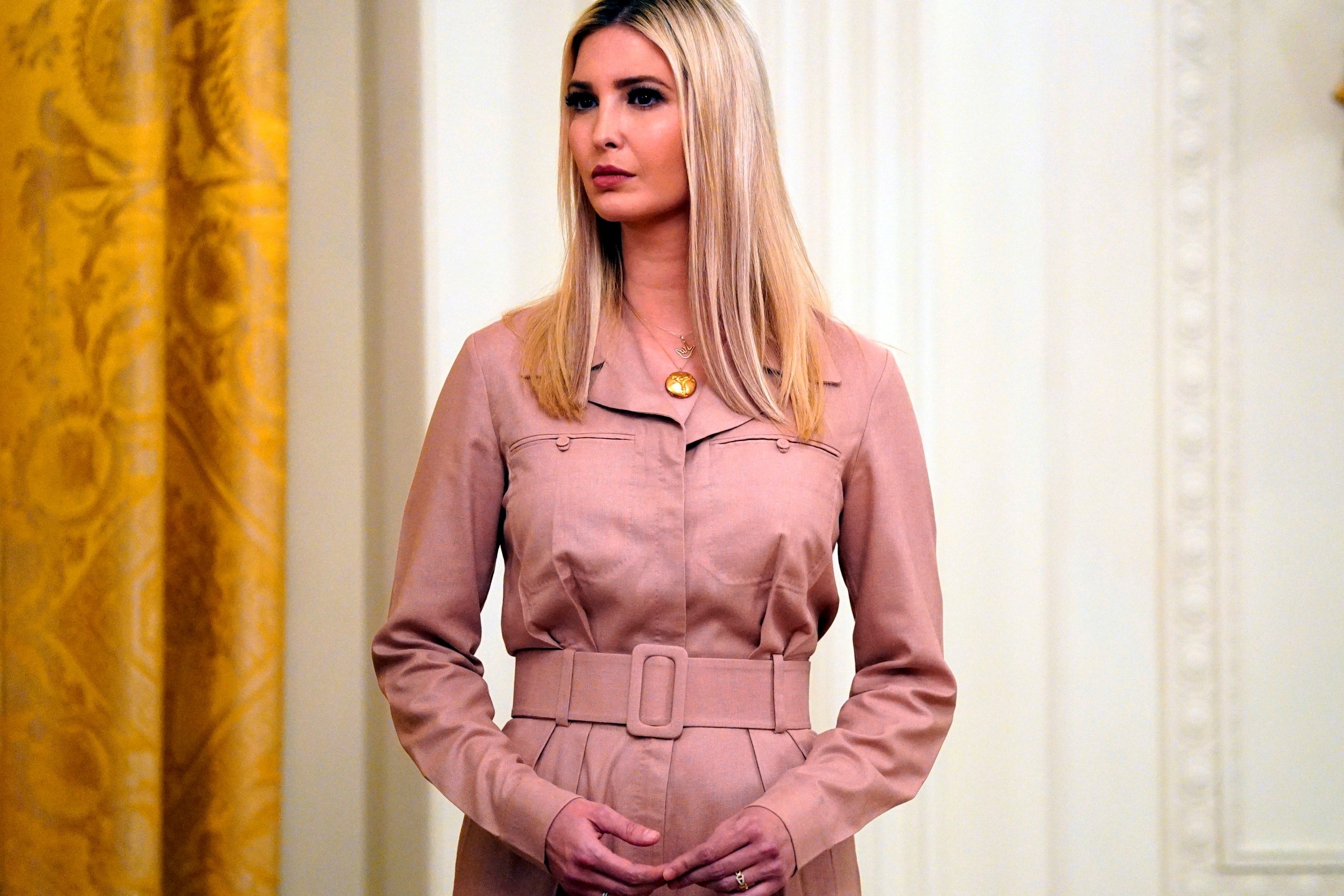 Ivanka gay tranh cai khi binh luan ve co gai dap xe cuu cha o An Do hinh anh