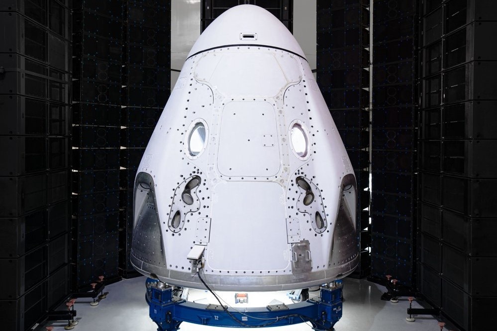 SpaceX va Elon Musk truoc chuyen bay lich su dua nguoi vao vu tru hinh anh