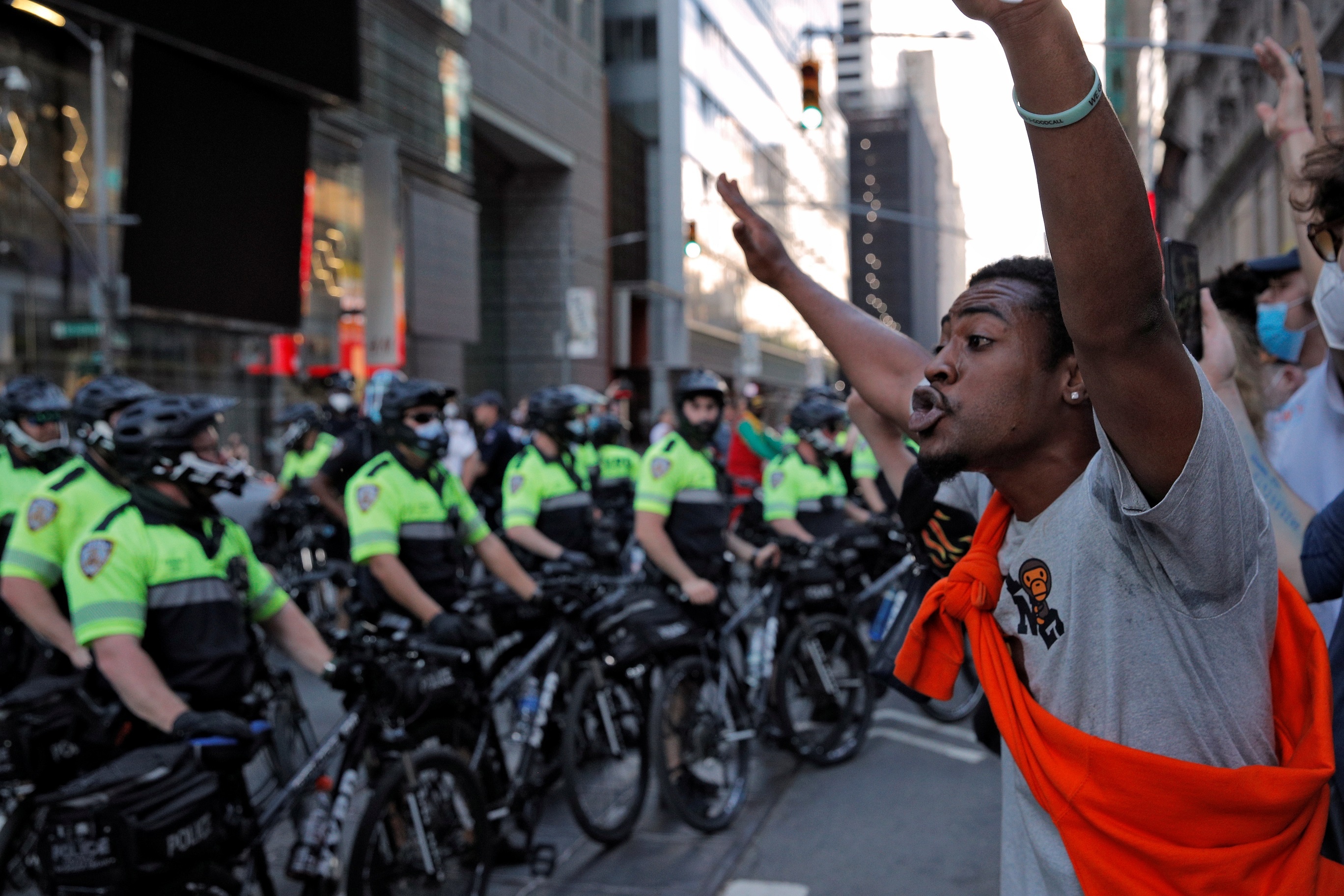 bieu tinh vi nguoi da den chet o my anh 6