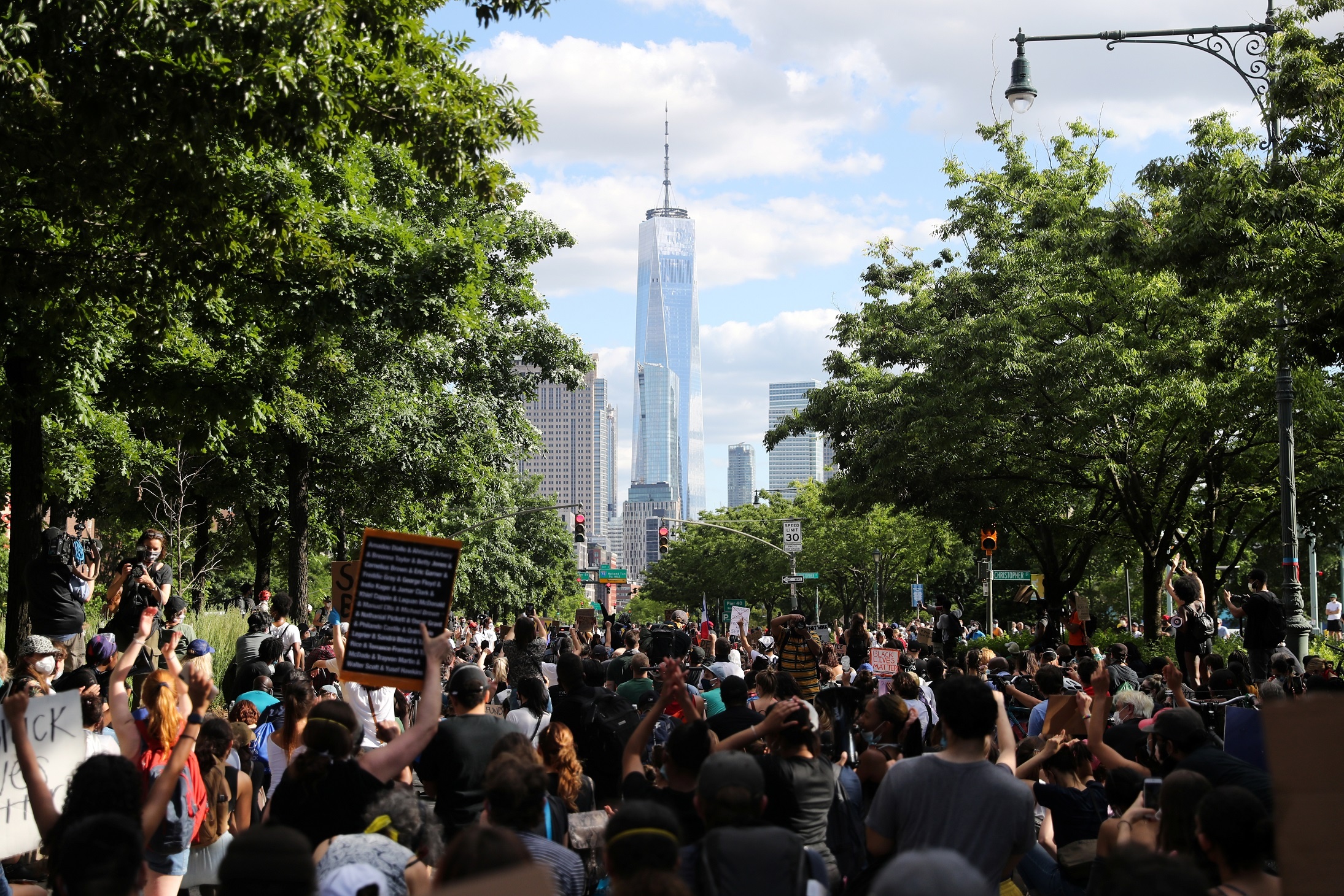 tuan hanh qua khach san ong Trump anh 5