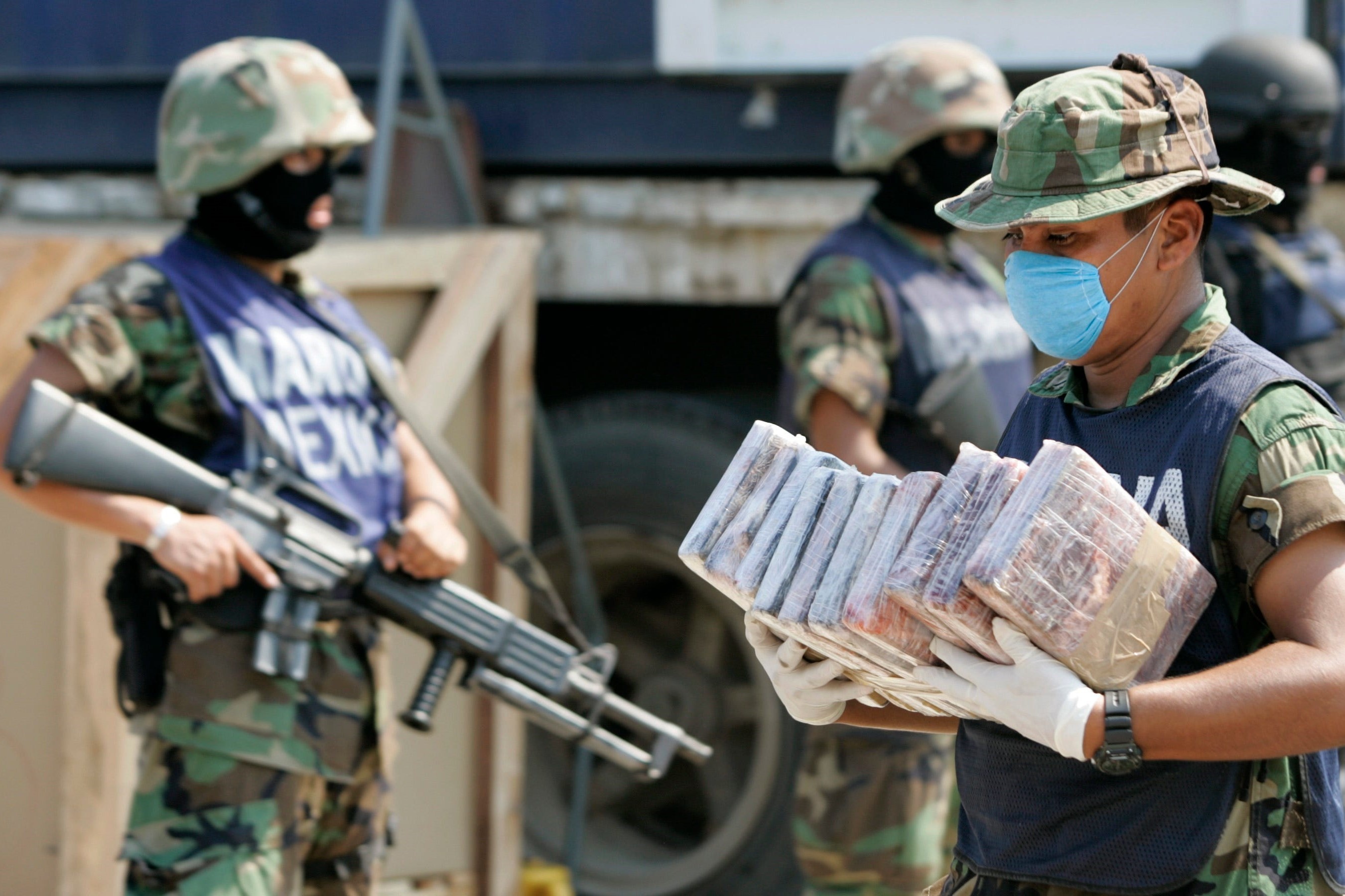 Dau sung trong bang dang cua trum ma tuy El Chapo, 16 nguoi chet hinh anh