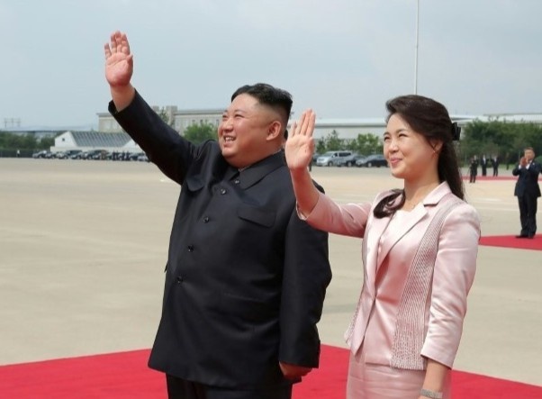 Dai su Nga: Ong Kim Jong Un noi gian vi to roi 'xuc pham' toi phu nhan hinh anh