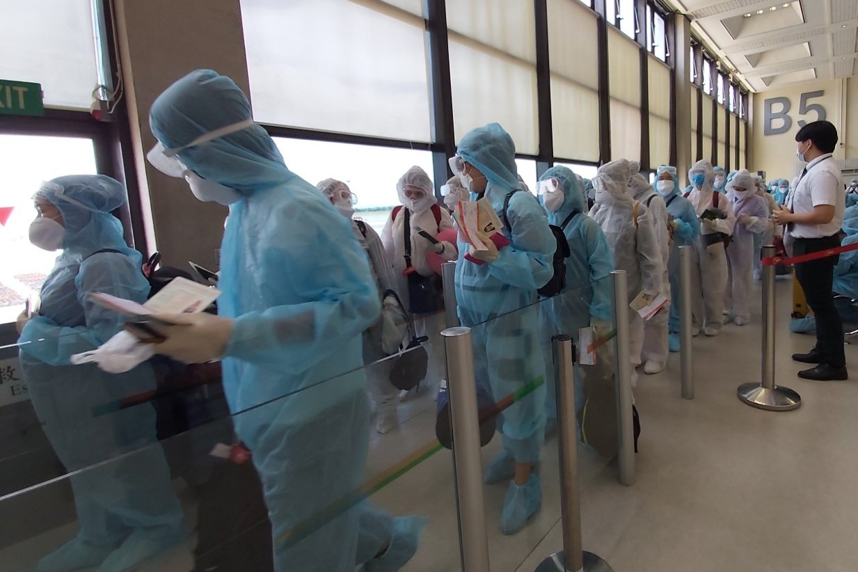 Dua hon 240 cong dan tu Dai Loan ve Viet Nam an toan hinh anh