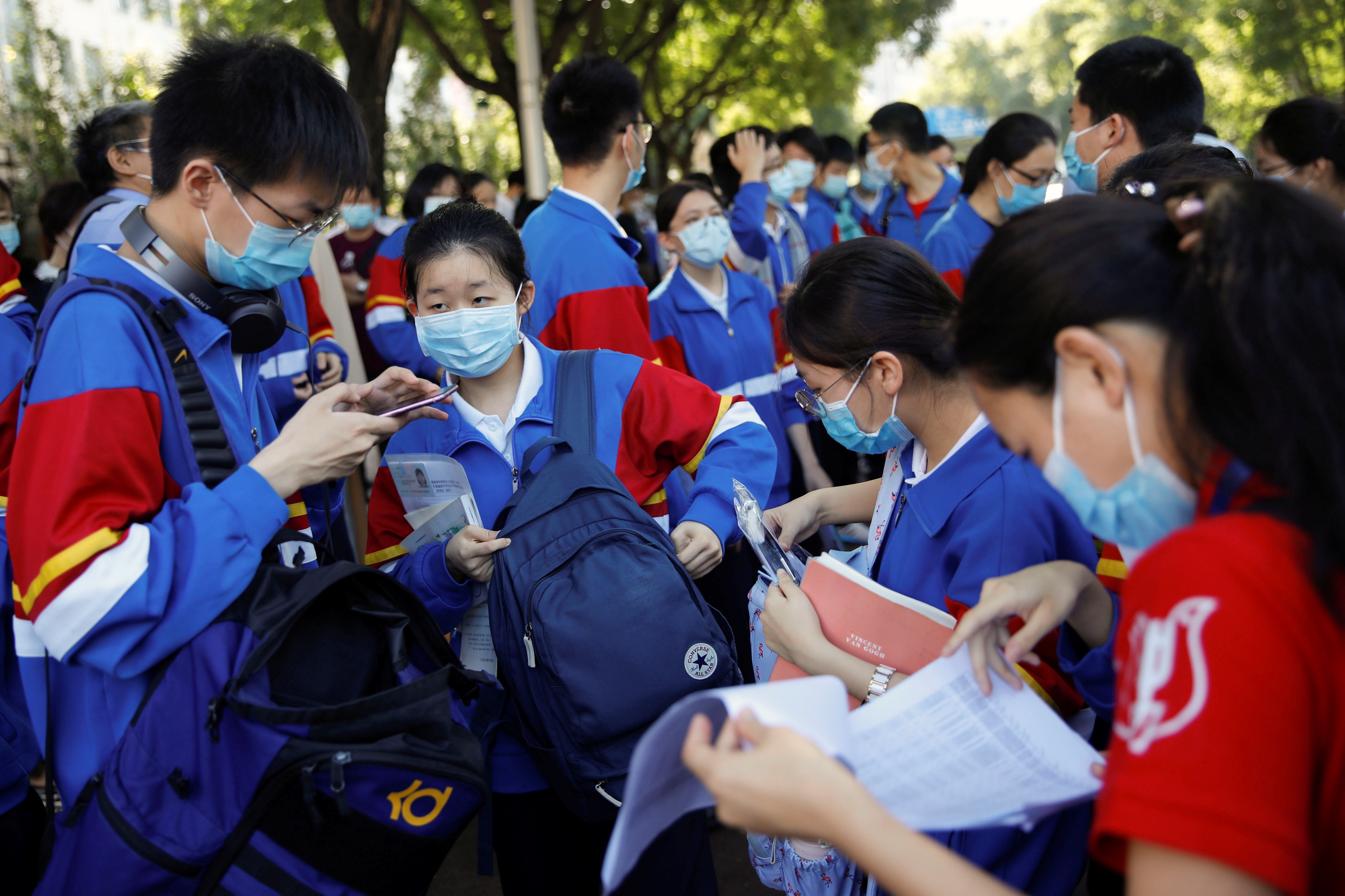 thi sinh TQ bat dau thi dai hoc anh 1