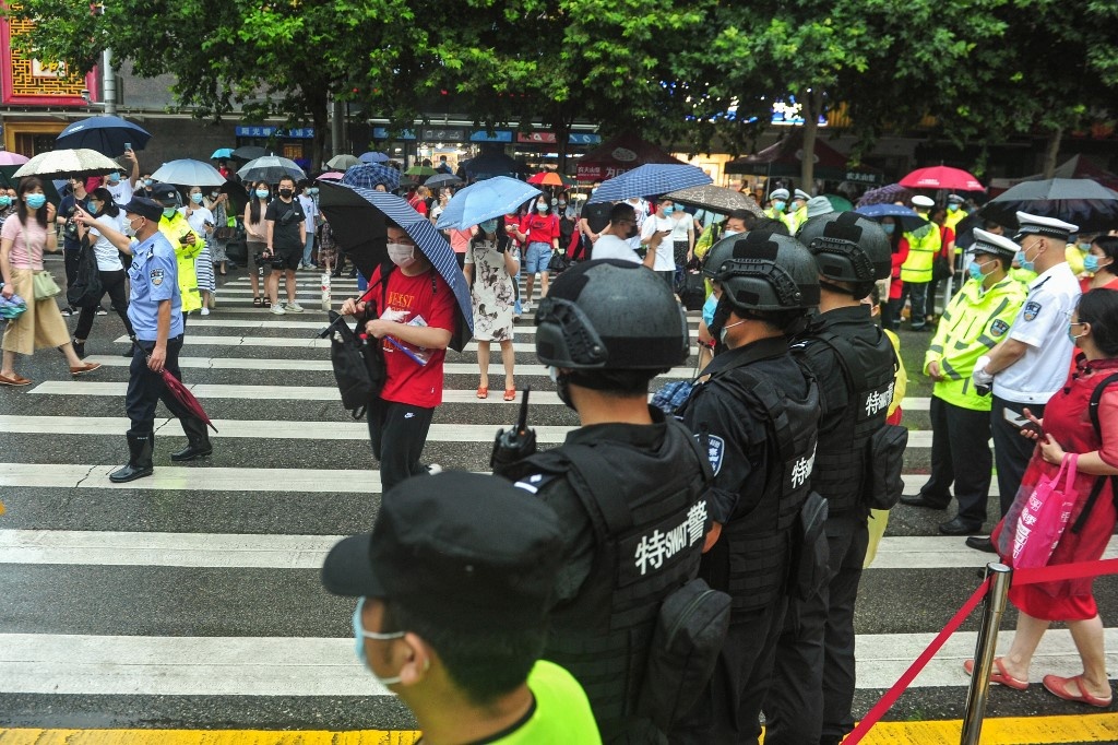 thi sinh TQ bat dau thi dai hoc anh 11