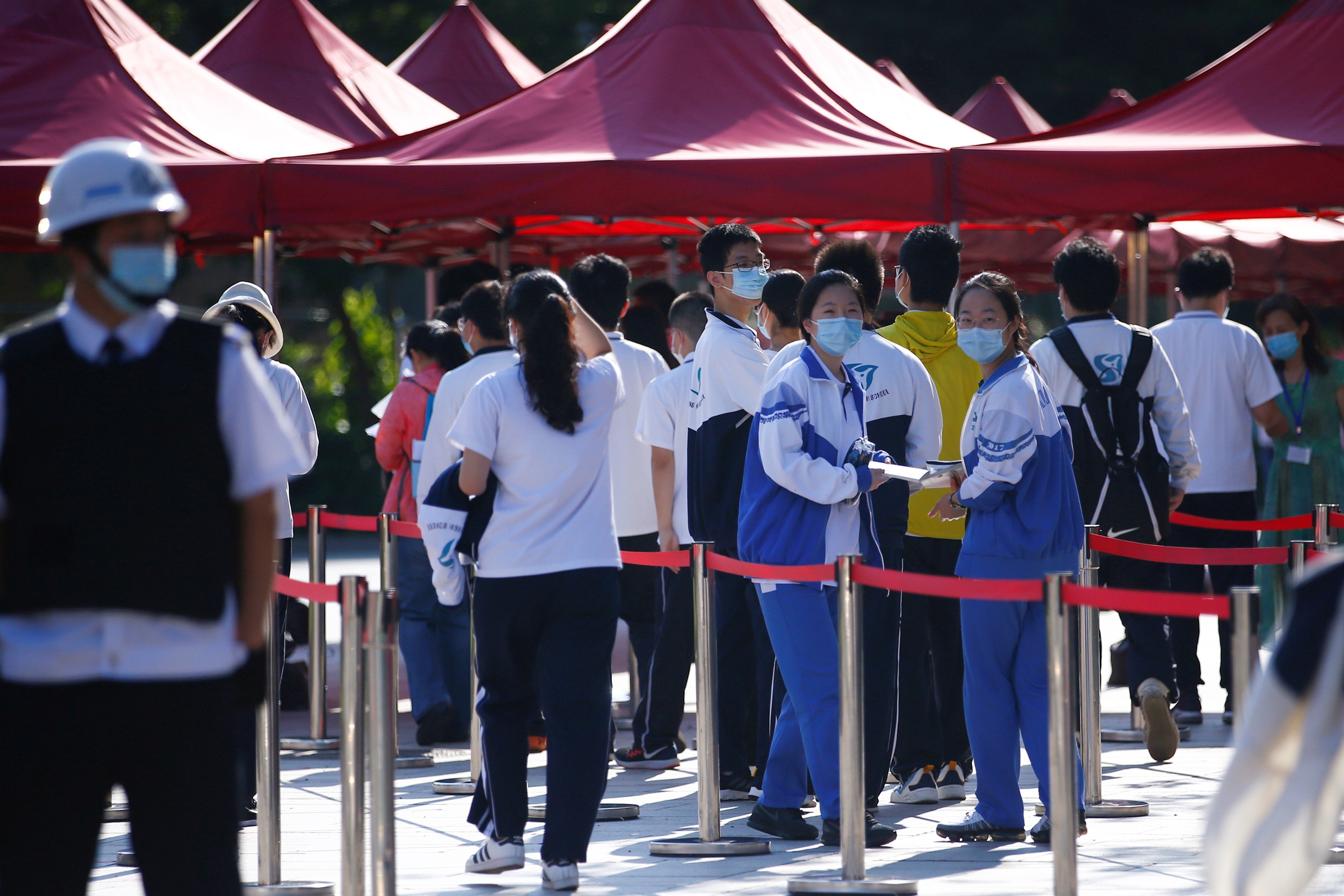 thi sinh TQ bat dau thi dai hoc anh 7