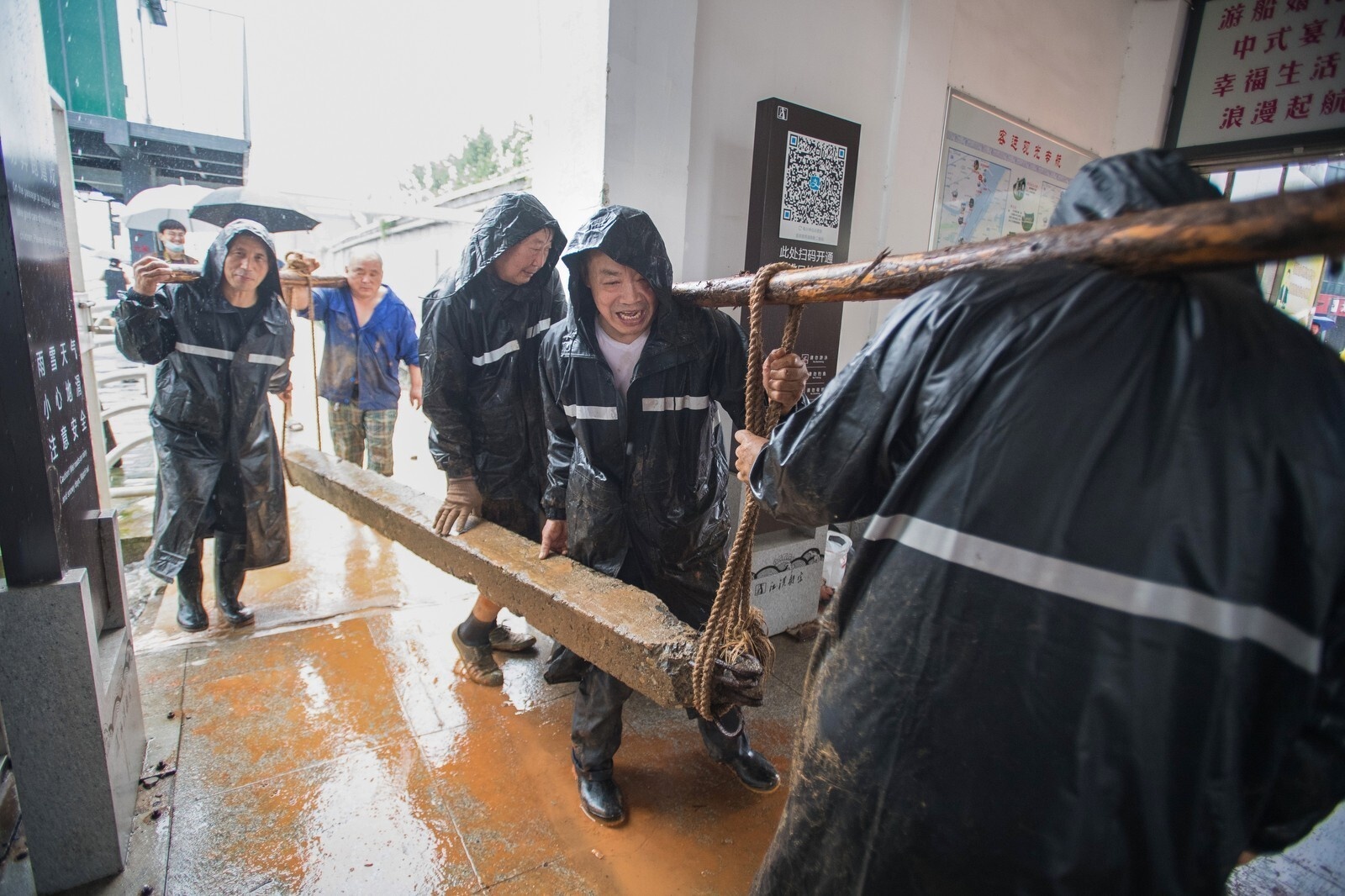 vuot dinh 'dai hong thuy' nam 1998 anh 8