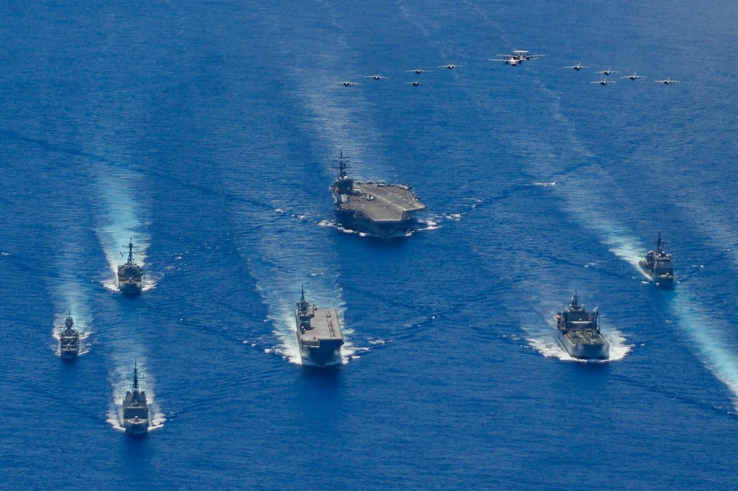 'Bo tu Kim cuong' tap tran dong loat, gui thong diep canh bao Bac Kinh hinh anh