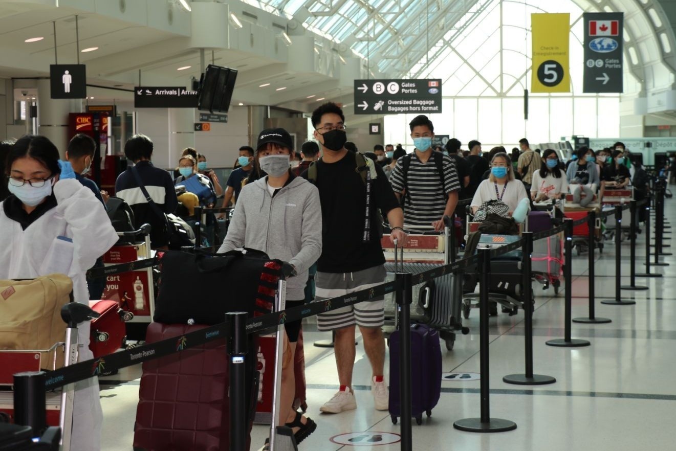 Dua gan 600 cong dan tu Canada va Singapore ve Viet Nam an toan hinh anh