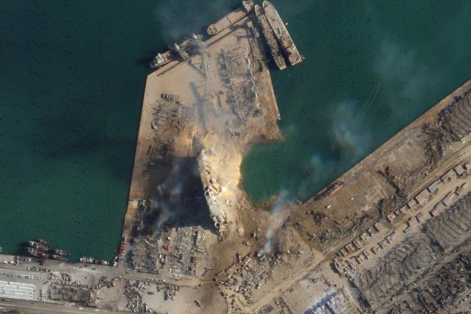 Anh ve tinh cho thay vu no khoet ho khong lo o Beirut hinh anh