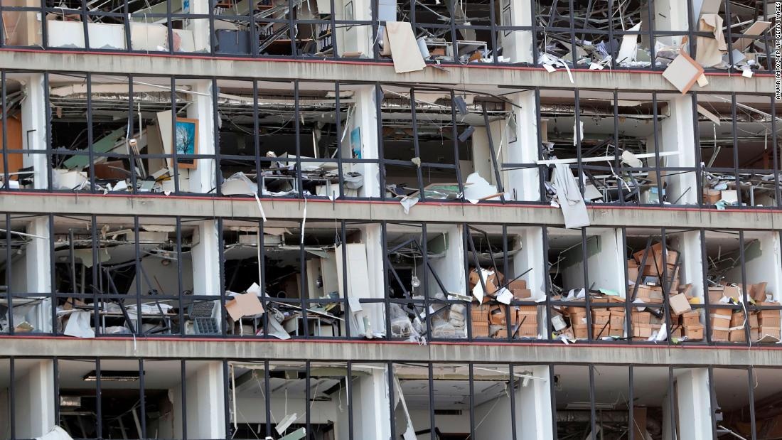 Vu no rung chuyen Beirut anh 12