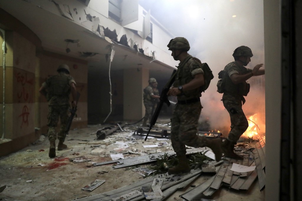 Bieu tinh rung chuyen Beirut anh 4