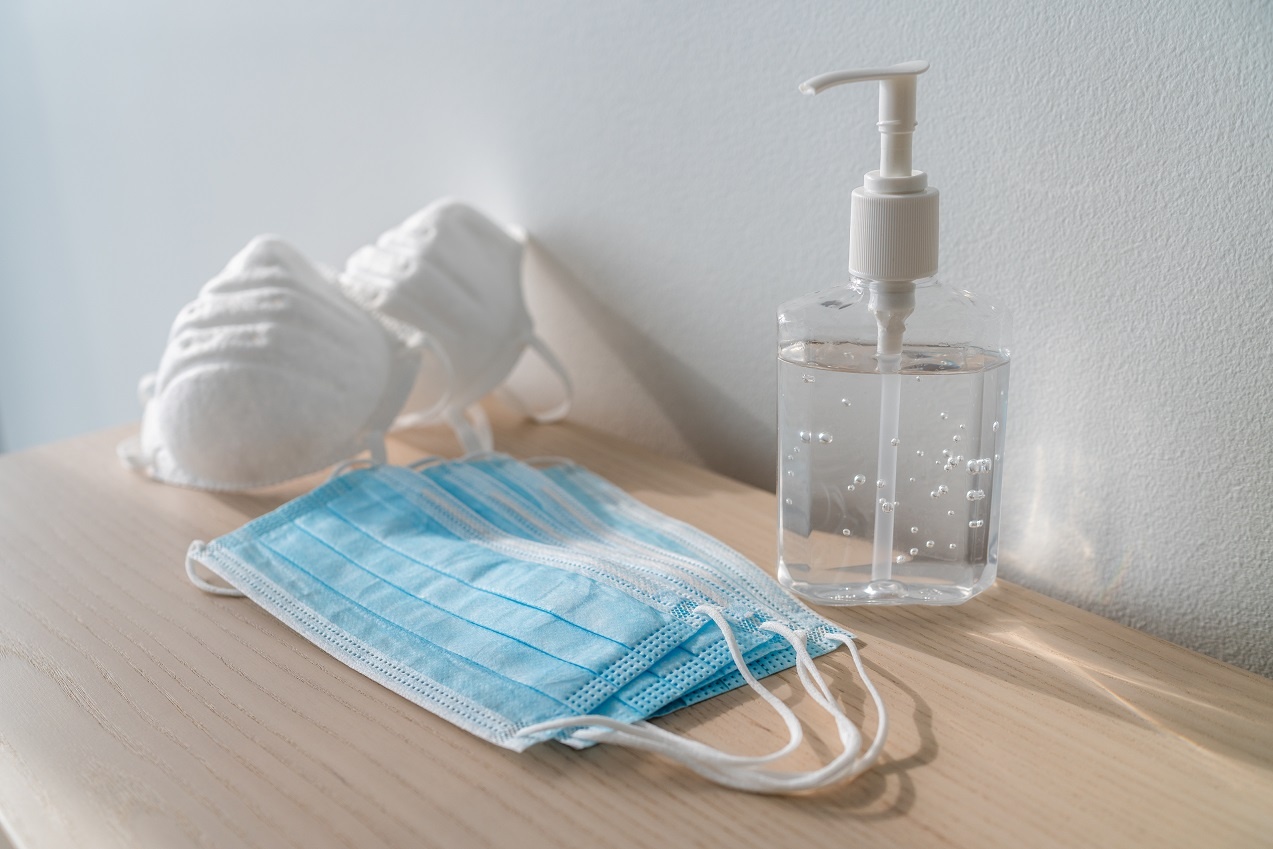 Viet - My hop tac dieu tra, bat 3 nguoi lua dao loi dung Covid-19 hinh anh