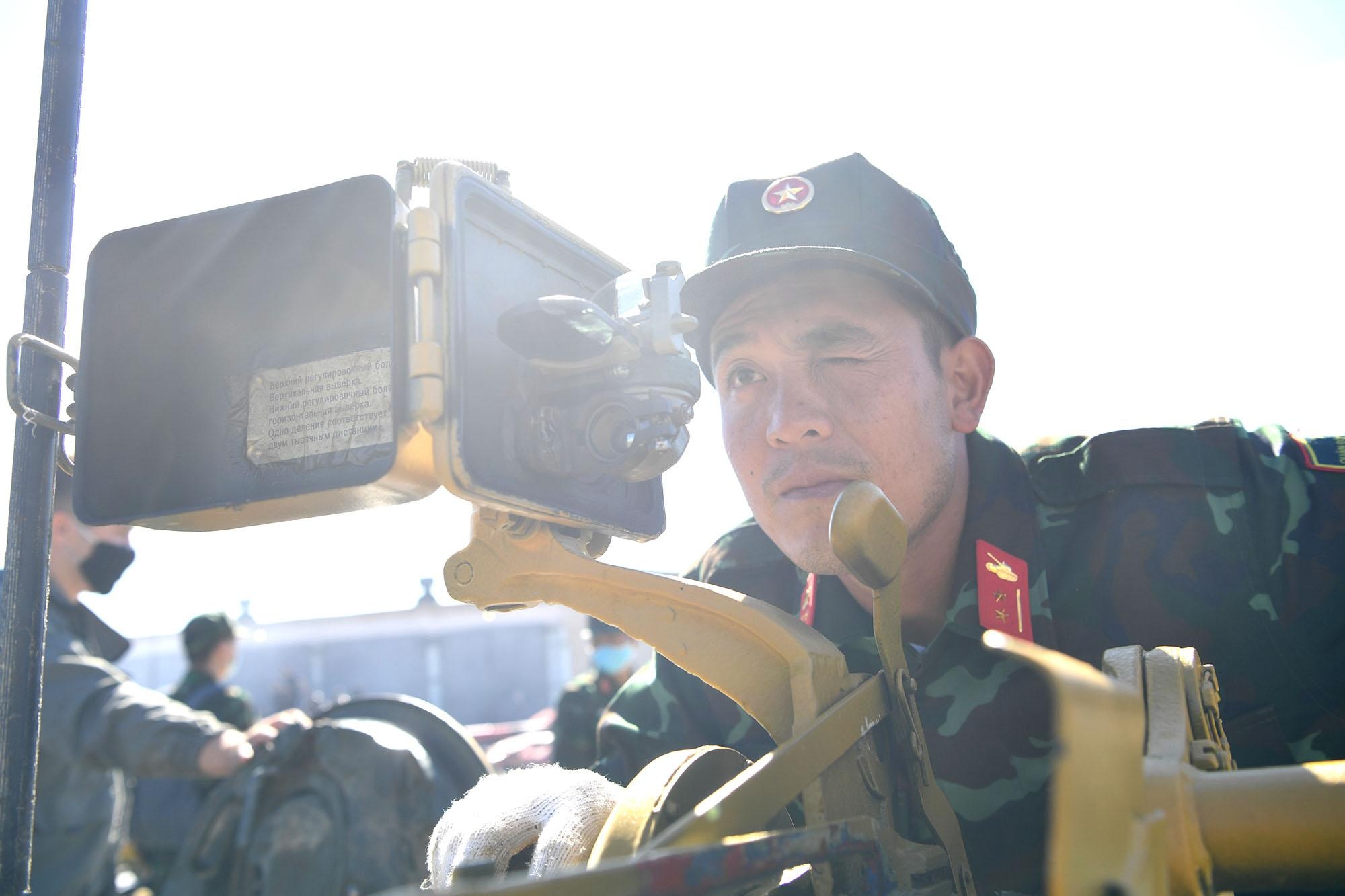 Doi tuyen Viet Nam nhan xe tang T-72B3 anh 3